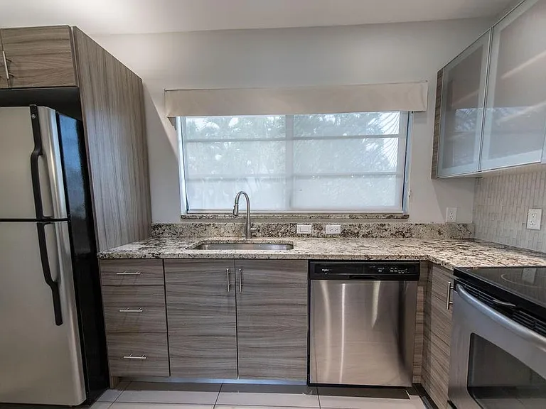 64 Isle Of Venice Dr #22 — Photo 6