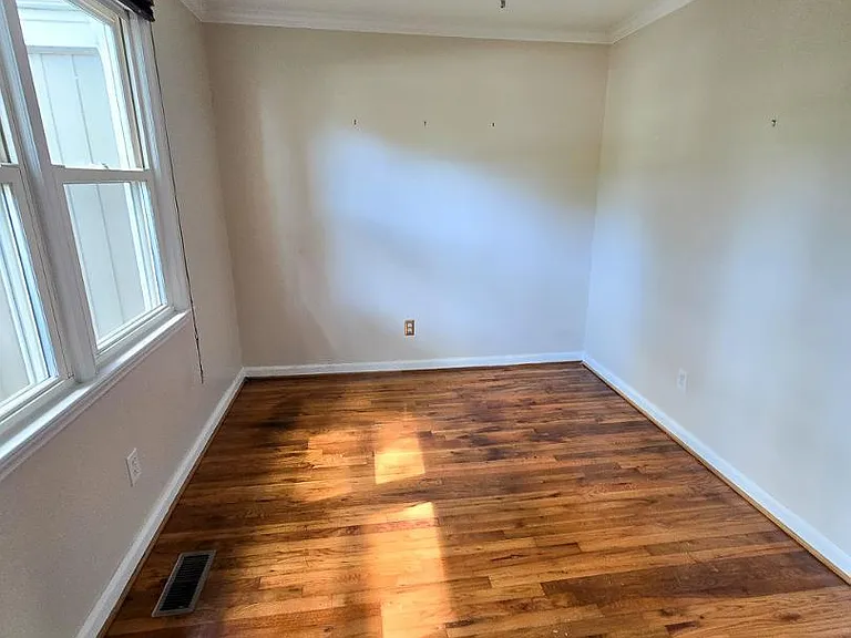 2211 Bernard St — Photo 17