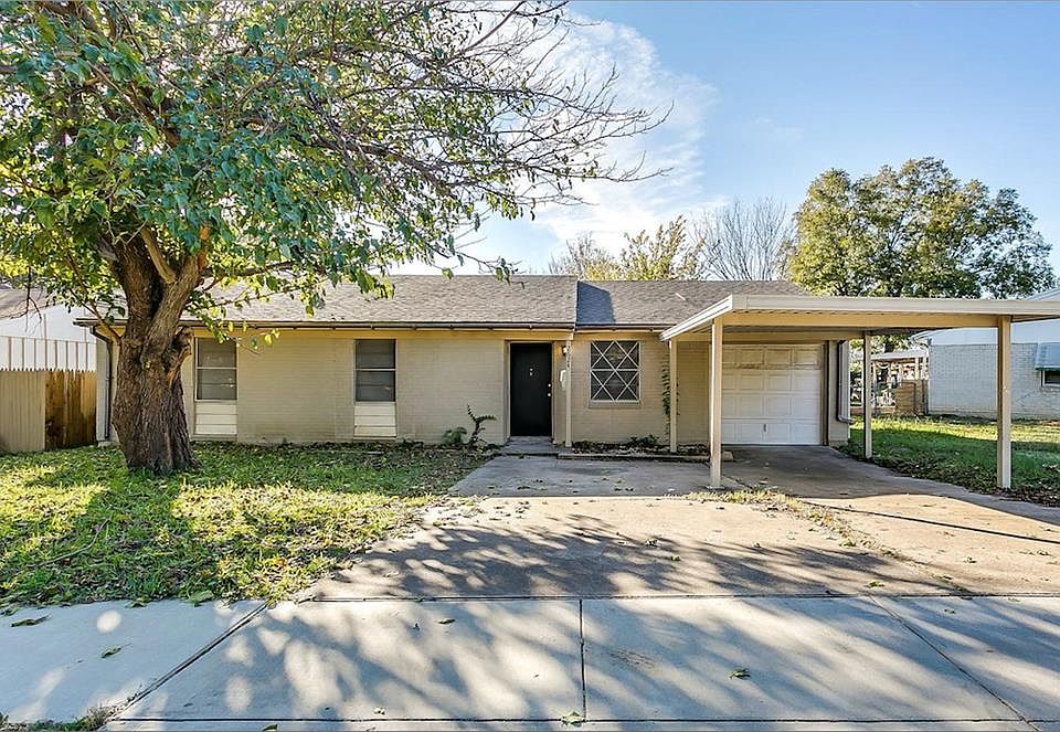 1st image of 2624 Hollandale Cir