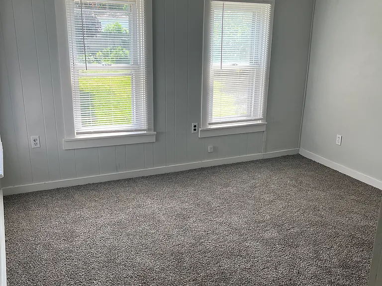 155 W Oneida St — Photo 16