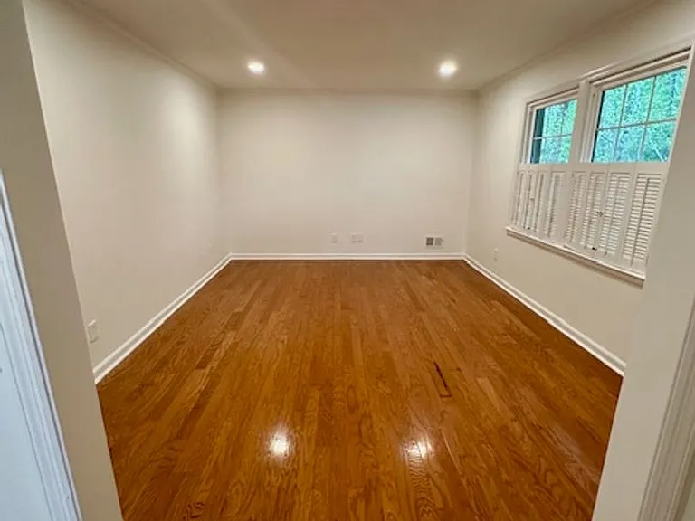 1110 Slann Dr — Photo 10