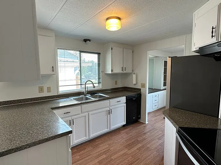 1529 NW Avon Ct — Photo 8