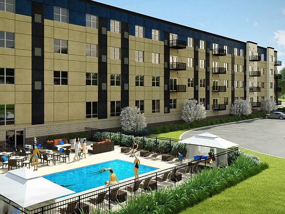 The Parkway Off Central Apartments in Blaine, MN_exterior 2