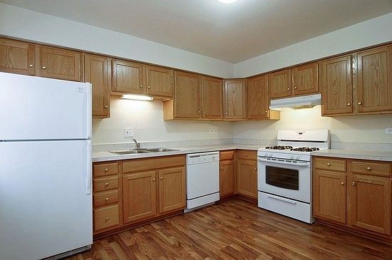 4th image of 425 N Stephen Dr APT 5