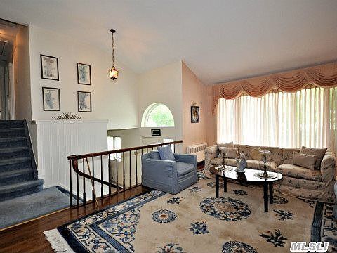 3rd image of 14 Searington Dr
