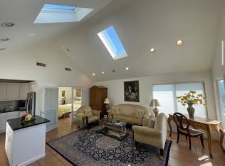 22565 Uhea Rd #1, Woodland Hills, CA 91364