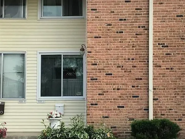 9001 N Swan ROAD #G, Milwaukee, WI 53224