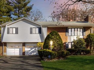 86 Spruce Rd, Reading, MA 01867