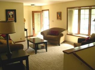 2785 Harmony Cir, Brookfield, WI 53045