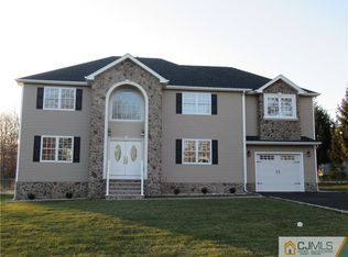 86 Poplar St, Bridgewater, NJ
