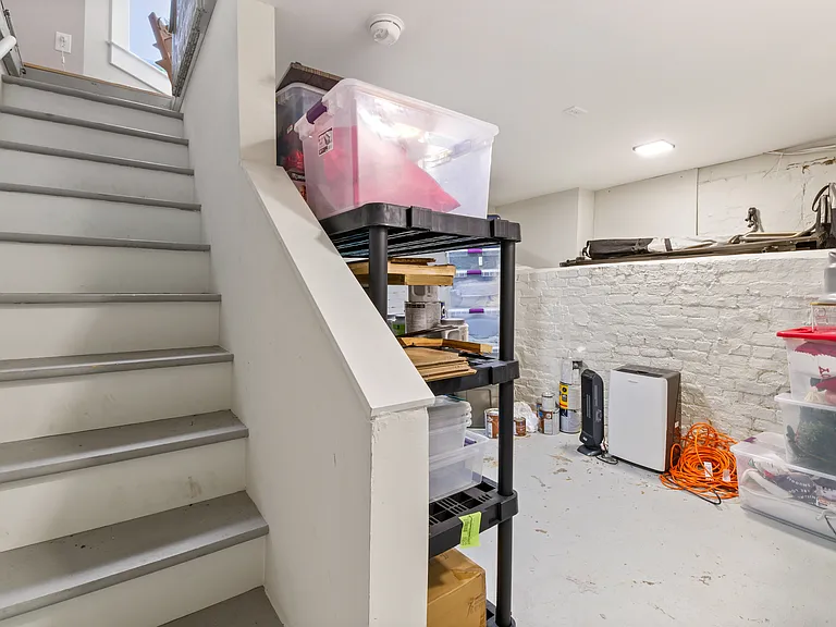 1665 N College Ave — Photo 19