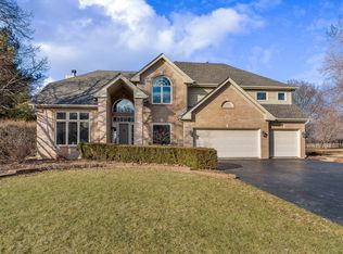 40 Oak Creek Dr, Yorkville, IL