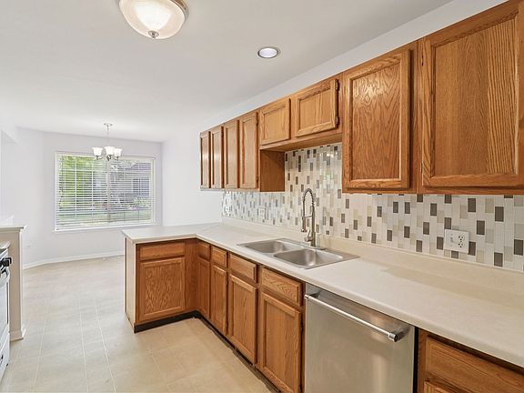4th image of 1142 Westminster Ln #L6