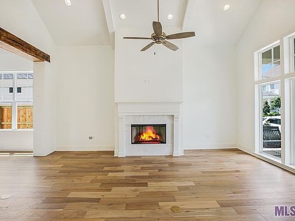 3rd image of 4739 Claremont Ave
