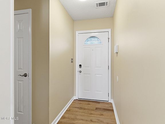 5th image of 185 Liberty Bell Road