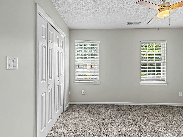 103 Meadowbrook Ln #1 — Photo 15