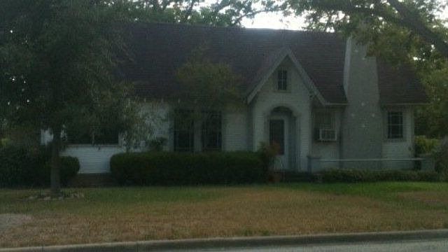 1st image of 906 N Avenue G