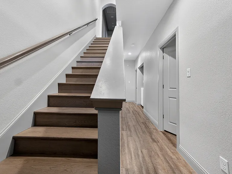 2519 McCart Ave — Photo 3