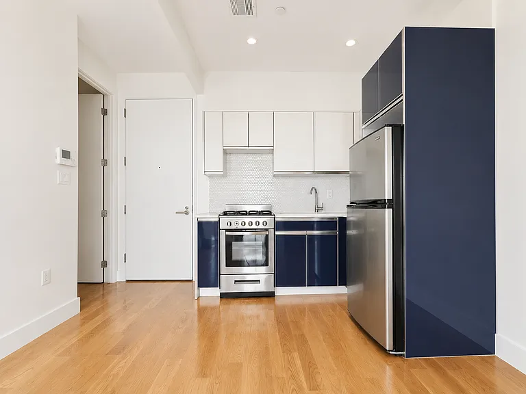 755 De Kalb Ave #2R — Photo 1