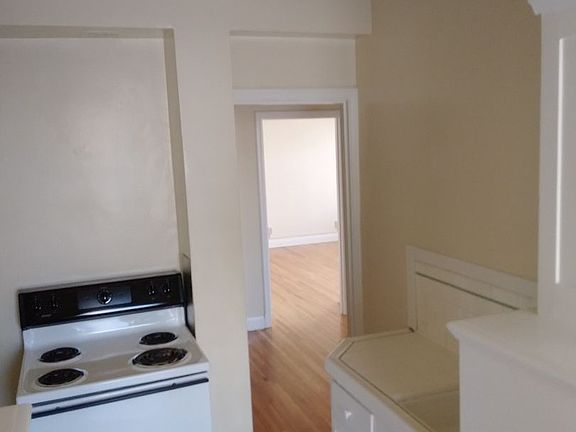 4th image of 1050 Franklin St APT 402