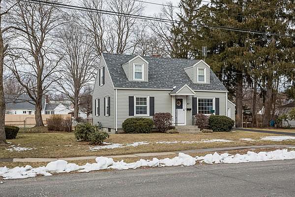 2nd image of 41 Hale St