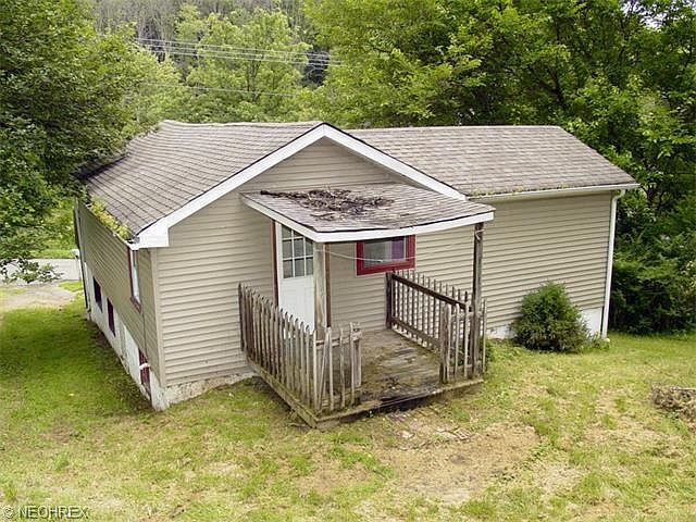 2nd image of 140 Plum Ave