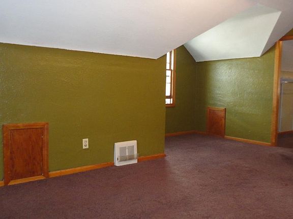 3rd image of 8023 Newport Ave