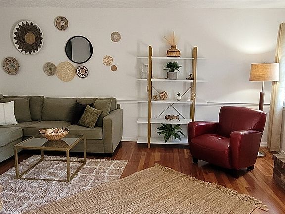 5th image of 8 Wyckfield Ct