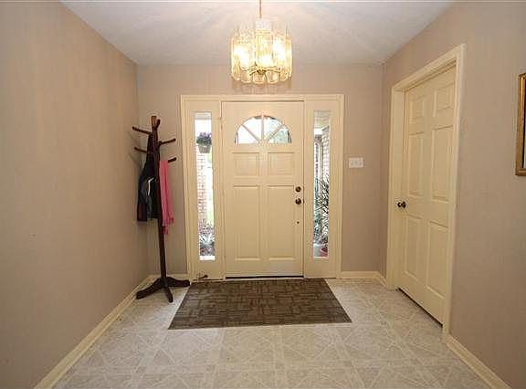 5th image of 13 Robinhood Ln