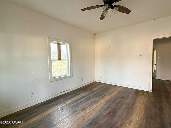 5th image of 826 J St NW