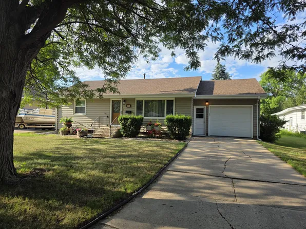 1505 E 3rd Ave, Mitchell, SD 57301