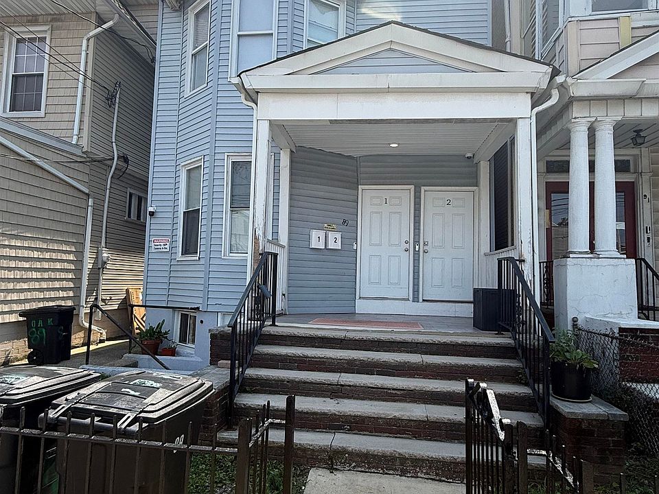 1st image of 89 Oak St APT 1