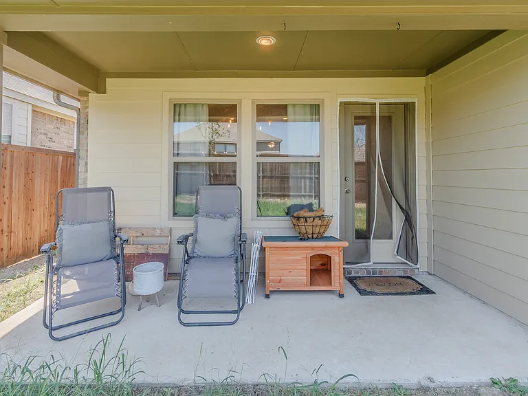 227 Hawthorn Dr — Photo 31