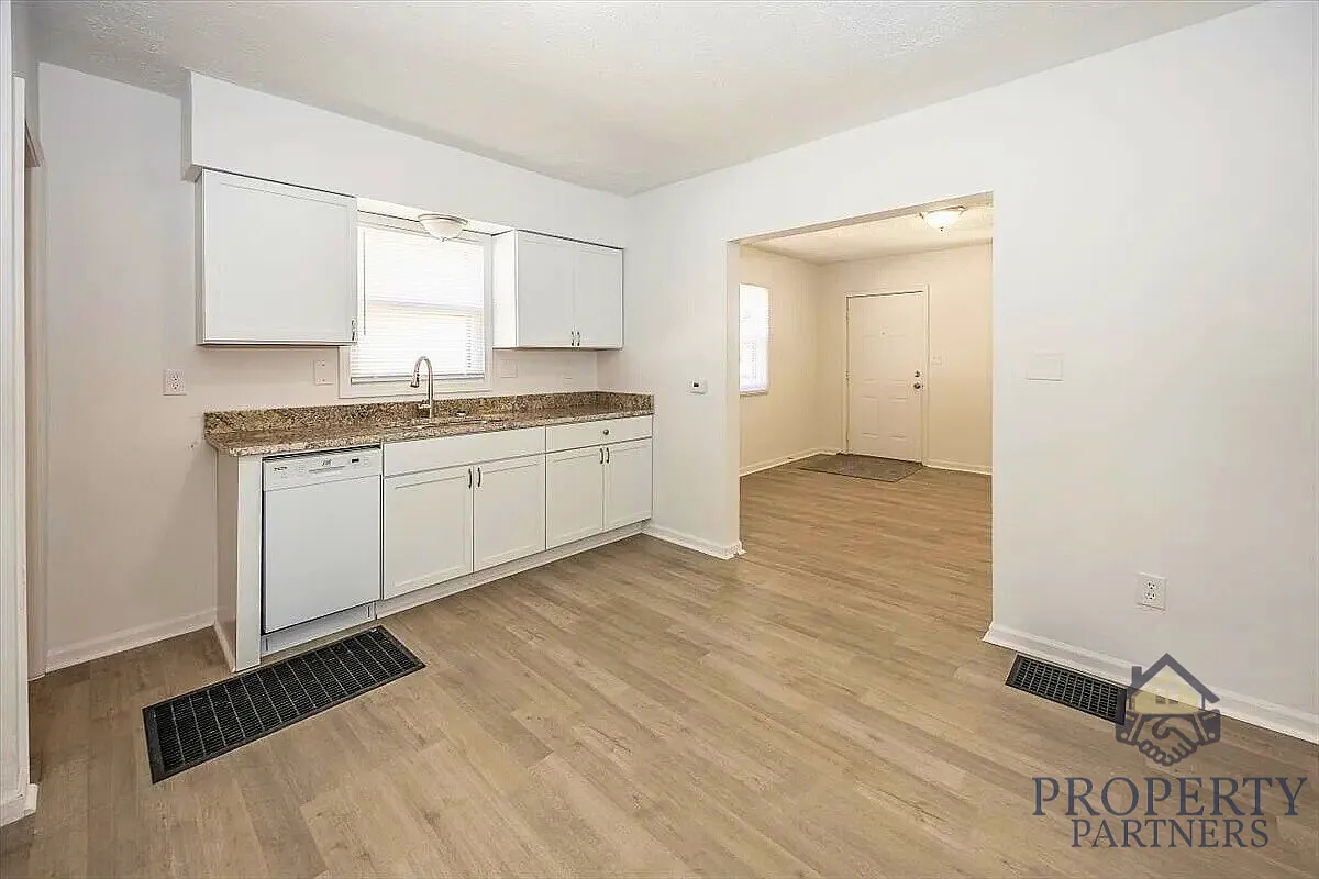 328-330 S Gray Street - 328 S Gray Street — Photo 3