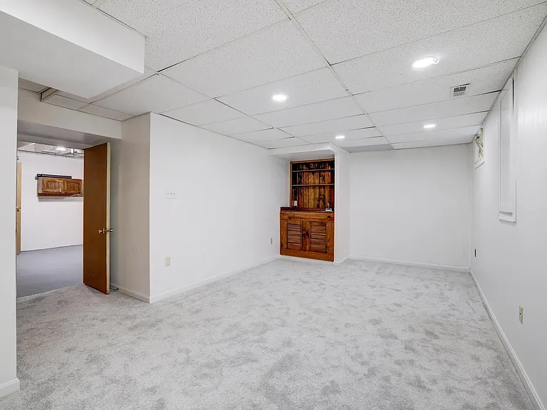 9823 Saint Cloud Ct — Photo 40
