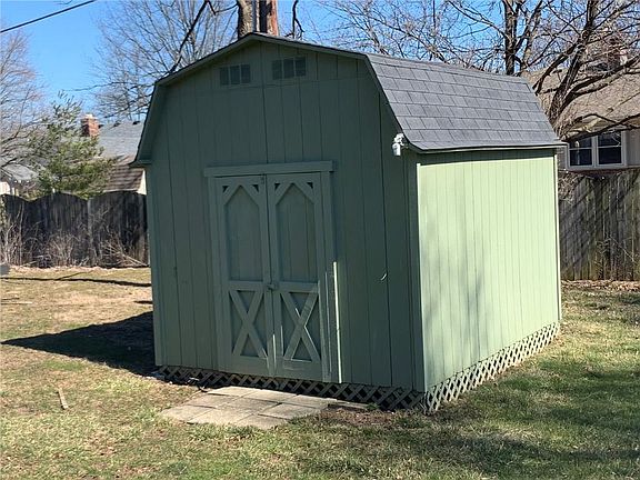 5th image of 437 Heritage Dr