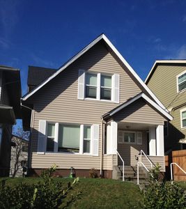 5031 12th Ave NE, Seattle, WA, 98105