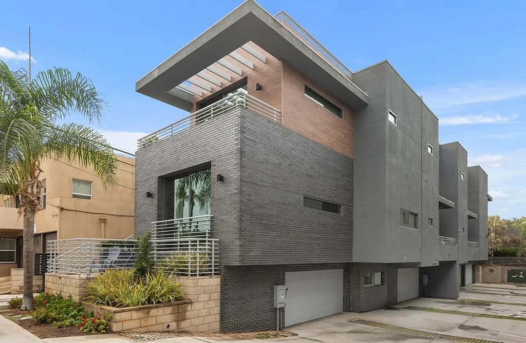 1 bed, 2.0 bath, $5,500 — Photo 1