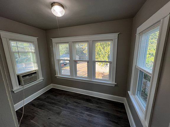 2nd image of 313 S Prairie Ave #3