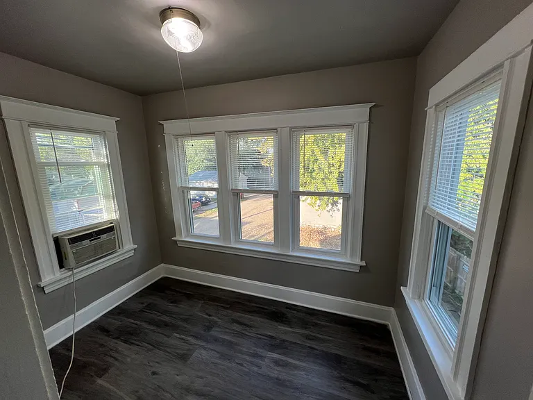 313 S Prairie Ave #3 — Photo 2