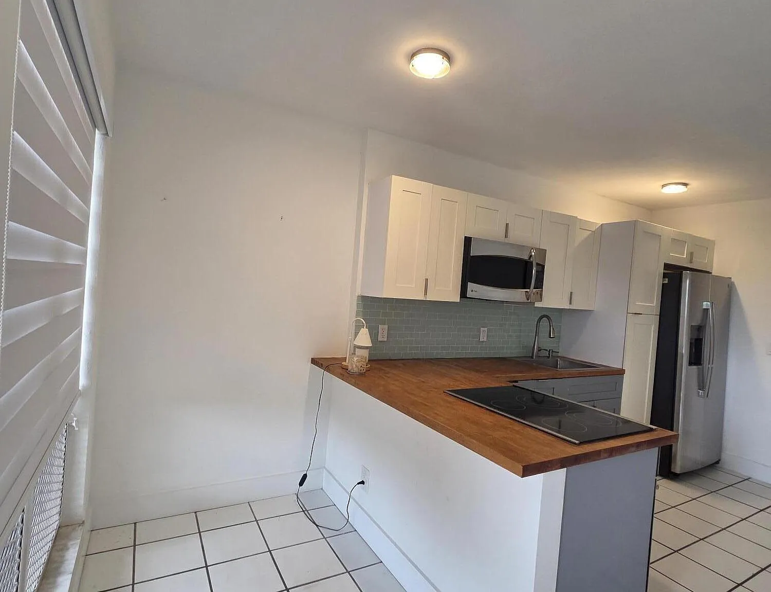 2716 NE 30th Pl — Photo 3