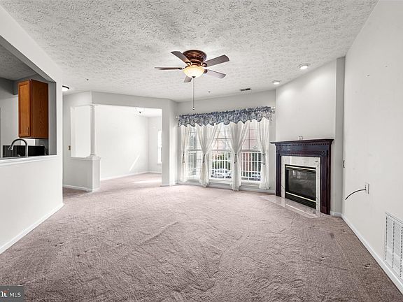 5th image of 3 Brook Farm Ct #3H