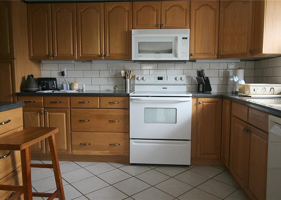 2nd image of 3730 Beechwood Dr