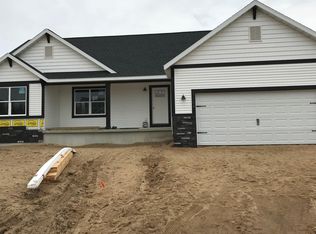 10841 Pine Bow Ct, West Olive, MI 49460