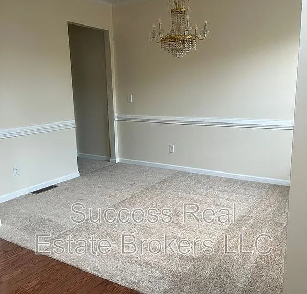 6074 Brookmere Ln SW — Photo 2