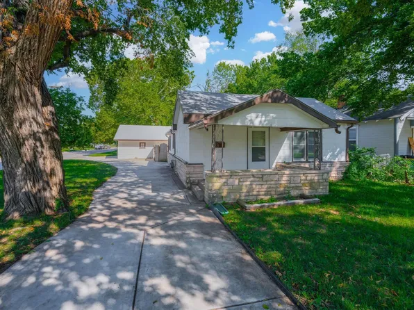 1702 S Greenwood Ave, Wichita, KS 67211
