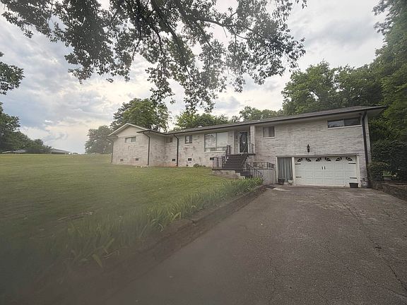 5th image of 1601 Summit St
