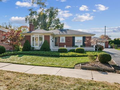 23118 Westbury St, Saint Clair Shores, MI, 48080