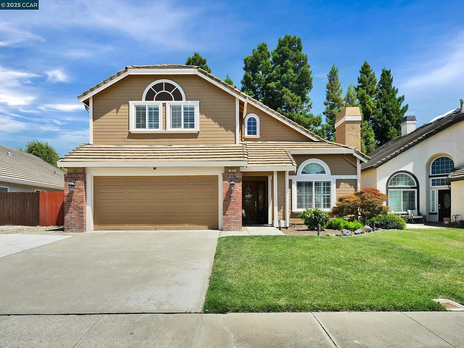 913 Cedar Brook Ln photo 1