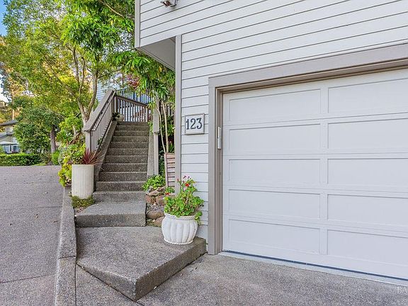 3rd image of 123 Sacramento Way